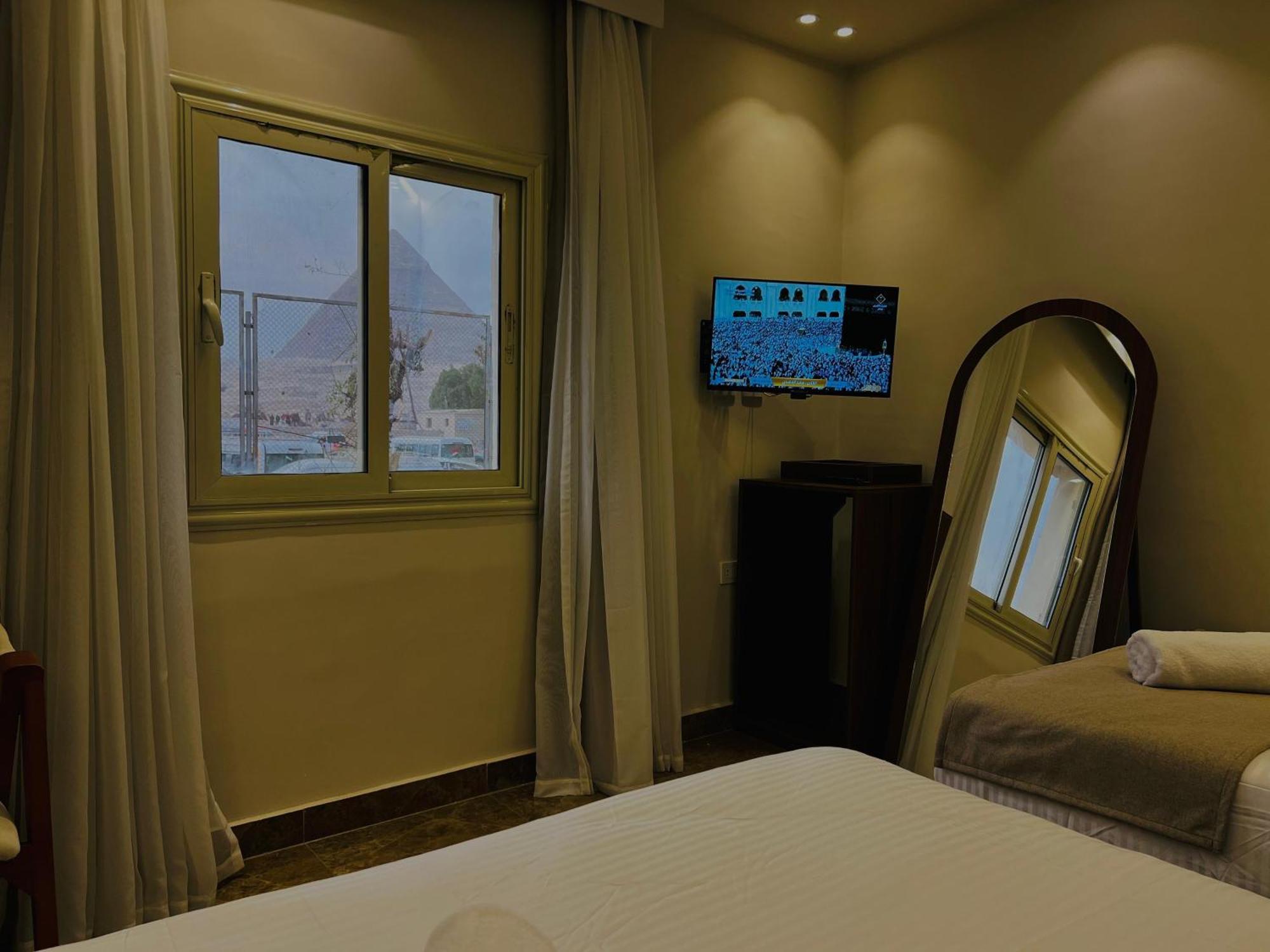 Great Scarab Pyramids View Otel Kafret el-Gabal Dış mekan fotoğraf
