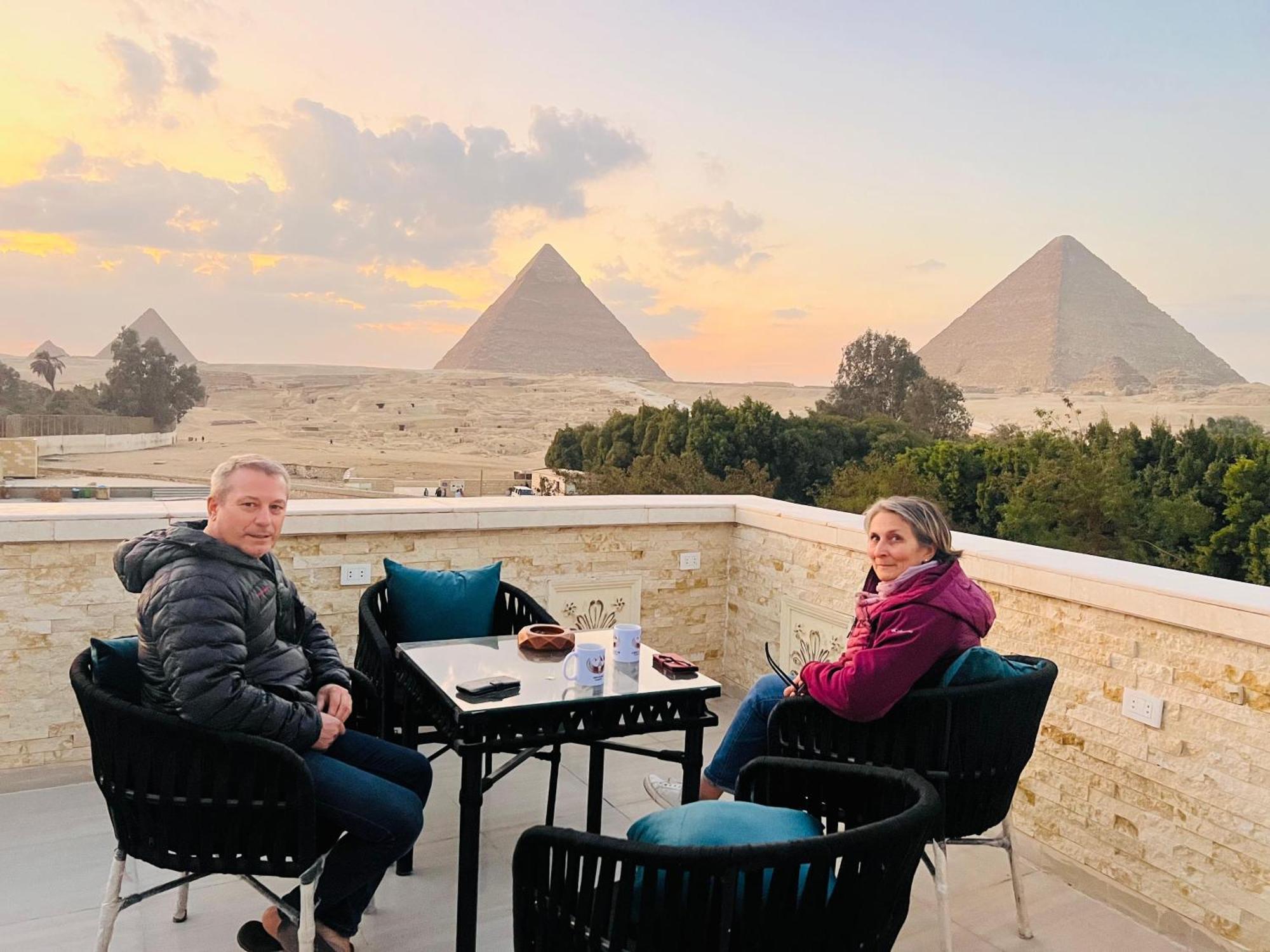 Great Scarab Pyramids View Otel Kafret el-Gabal Dış mekan fotoğraf